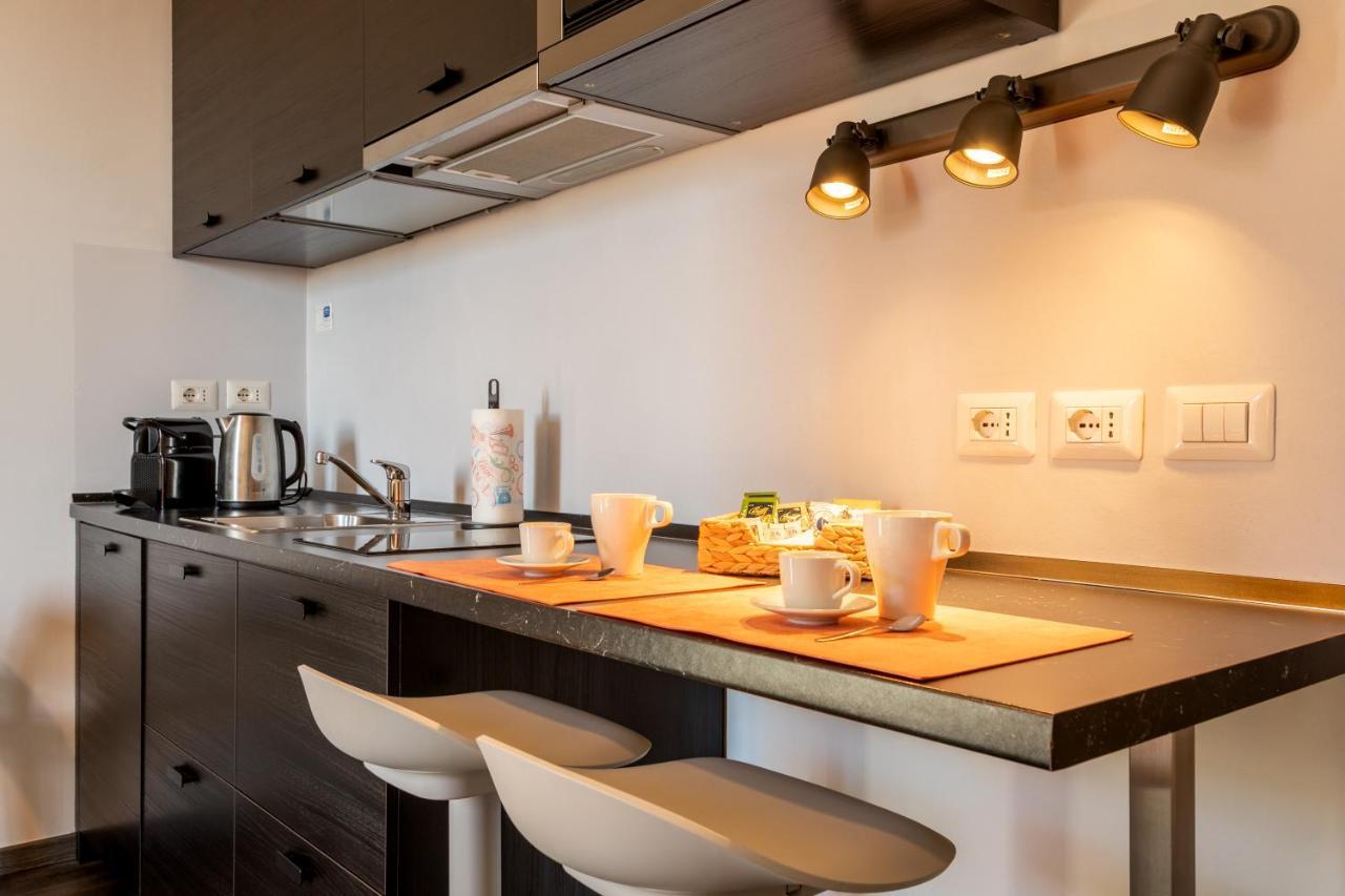 Luna Homes - Studio In Farini Милано Екстериор снимка